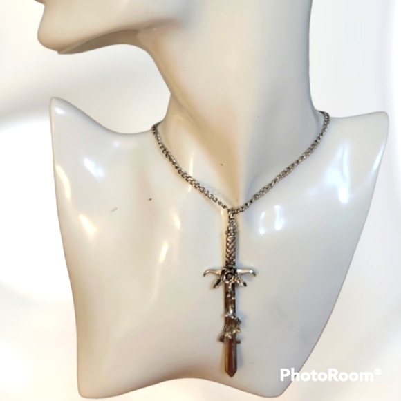 JPI 2002 Goth Rose Thorn Pewter Sword Pendant Necklace - Picture 1 of 5